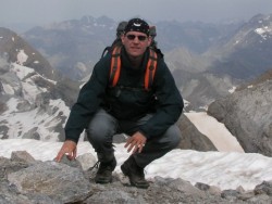 Ron van Gog op de top van de Monte Perdido