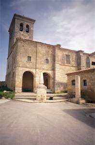 De herberg van Hornillos del Camino naast de kerk
