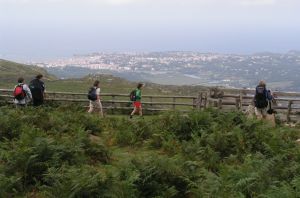 Uitzicht op St-Jean-de-Luz en de oceaan